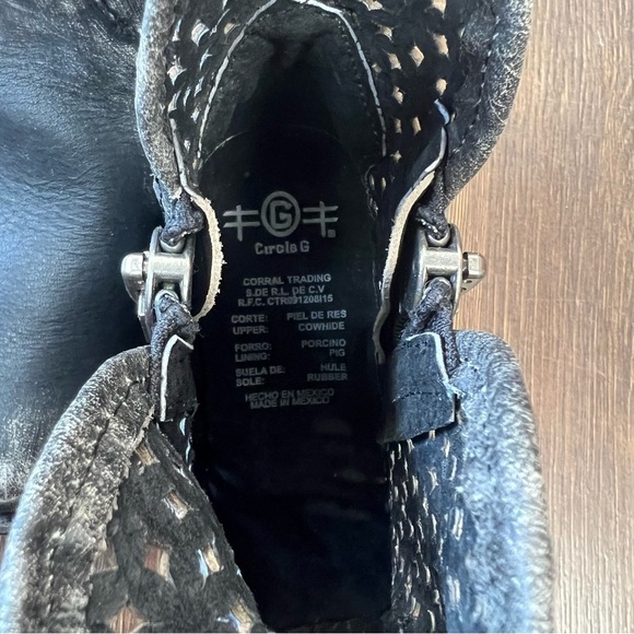 🆕 boot barn Circle G laser cut out ankle western boots SZ 6.5 - Picture 6 of 8